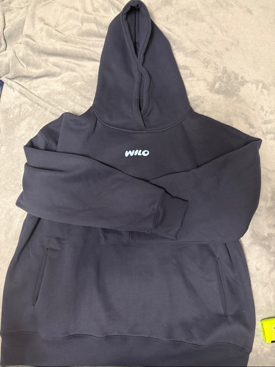 Wilo The Label Tops - Wilo Navy Logo Hoodie - Women's Sweatshirt and leggings